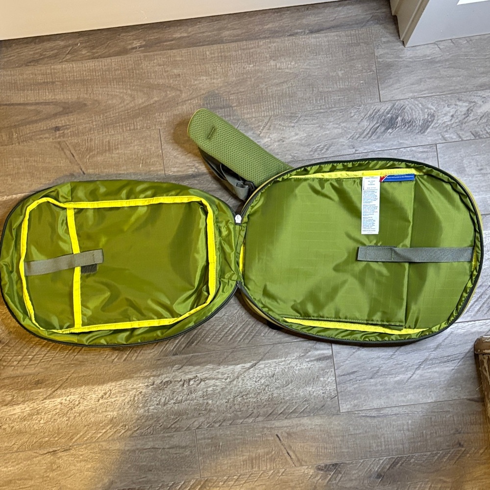 Cotopaxi Chasqui 13L Sling Backpack in Lemongrass - Picture 3 of 11